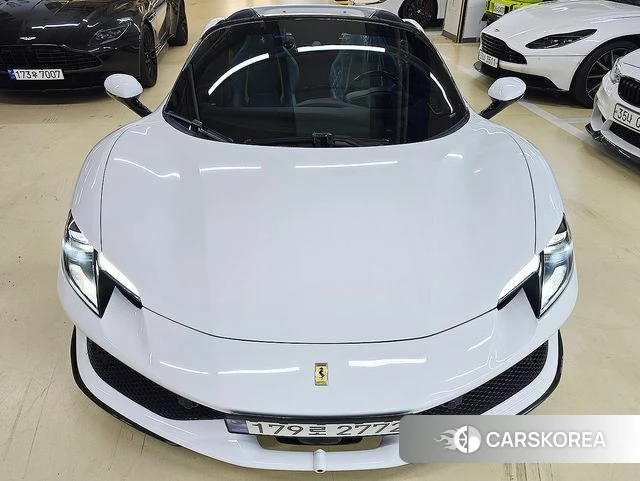 Ferrari 296 GTS 2023 Белый из Кореи