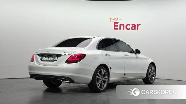 Mercedes-Benz C-Class W205 2020 Белый из Кореи