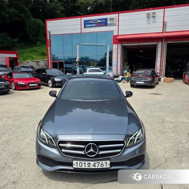 Mercedes-Benz E-Class W213 2020 Серебристо-серый из Кореи