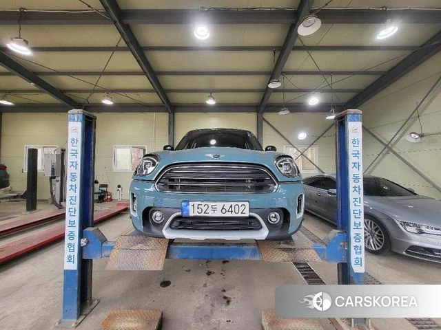 Mini Cooper Countryman 2023 Зеленый из Кореи