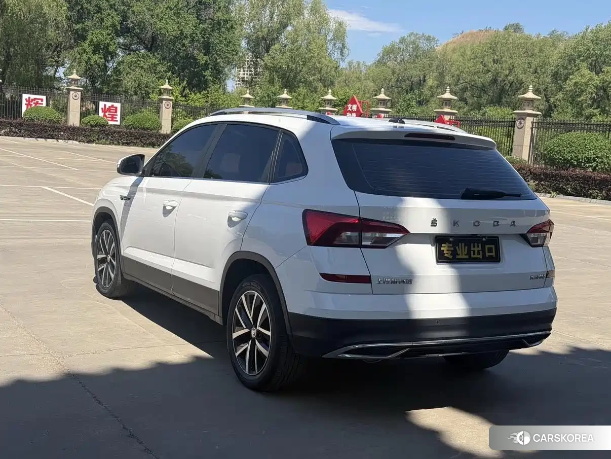 Skoda Komick 2022 Белый из Китая