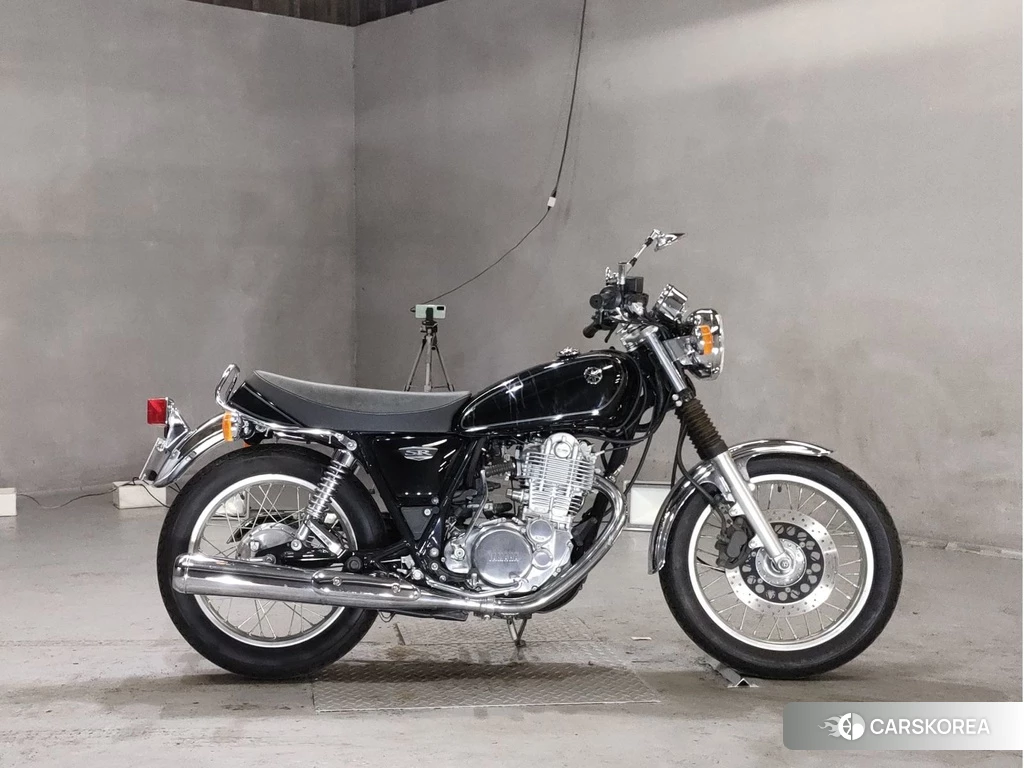Проданный Yamaha SR 400 2015 из Японии, фото 2