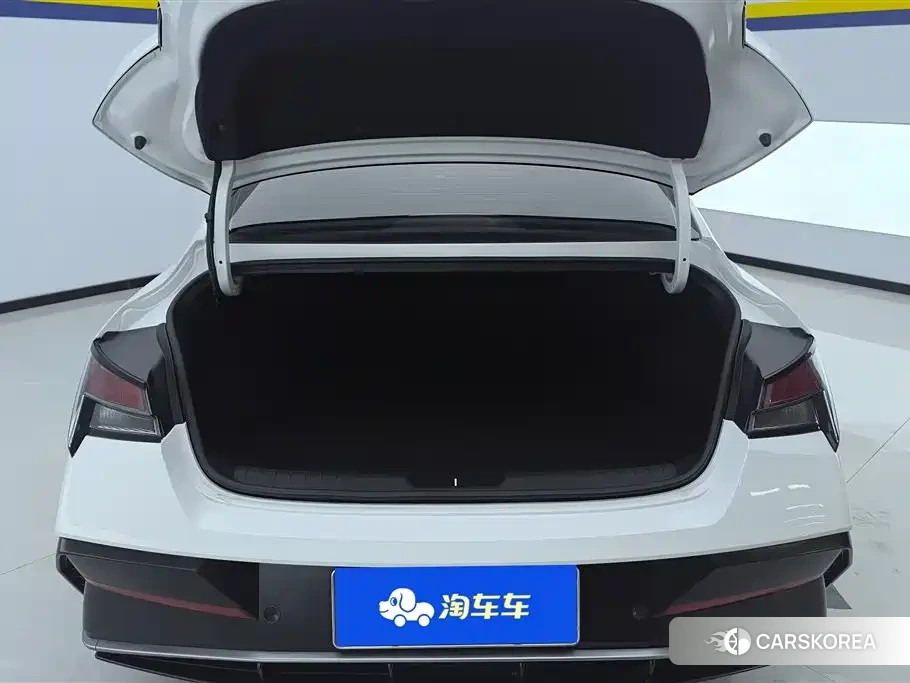 Hyundai Elantra 2026 Белый из Китая