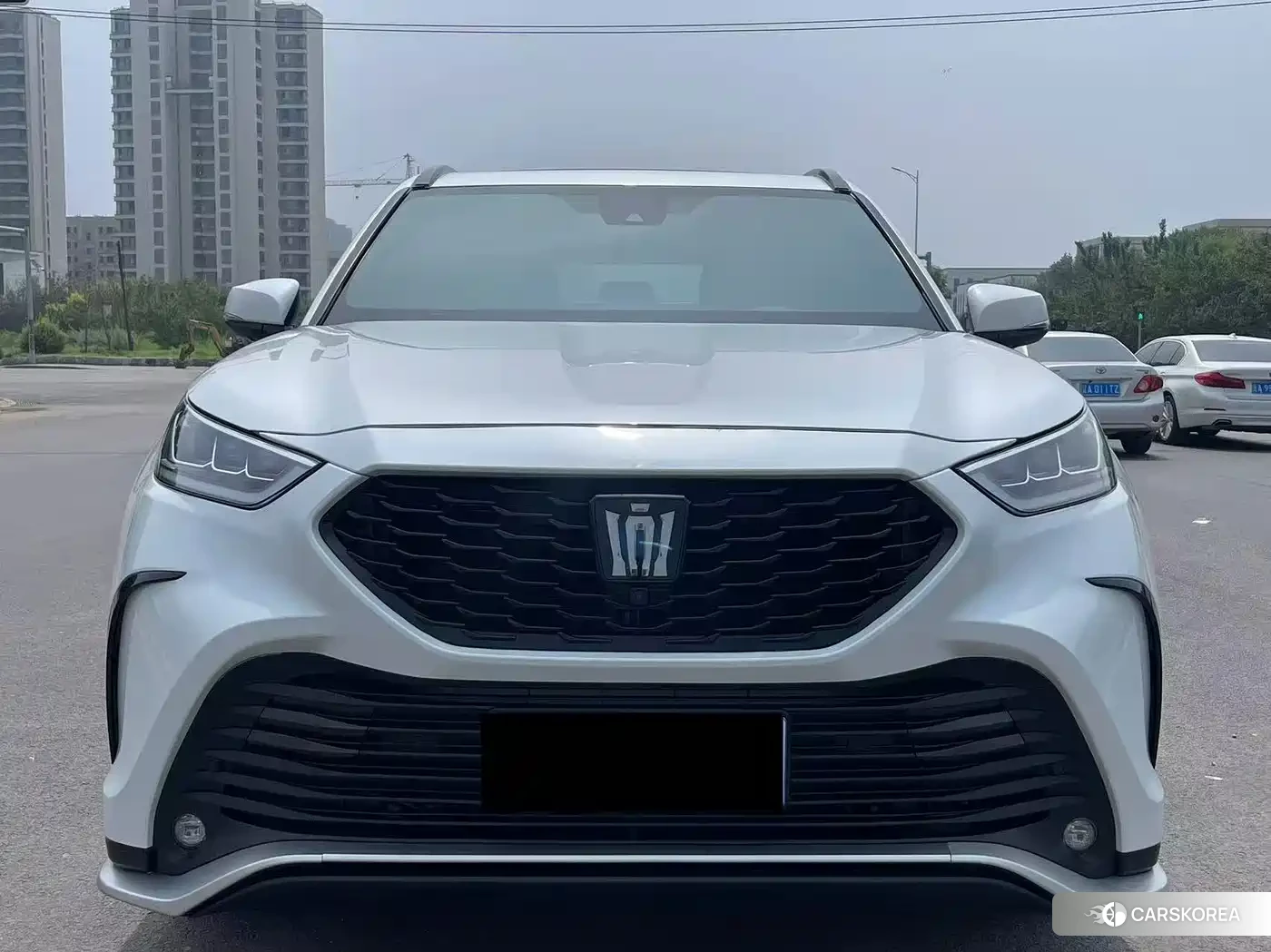Toyota Crown 2023 Белый из Китая