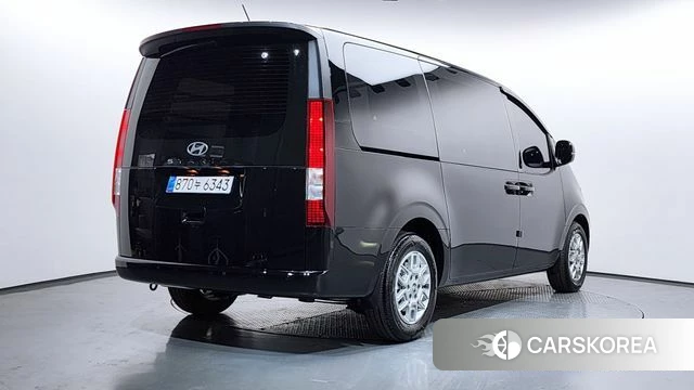 Hyundai Staria 2025 Черный из Кореи