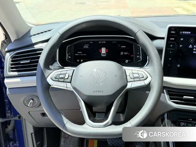Volkswagen Tanyue GTE 2022 Серебристо-серый из Китая