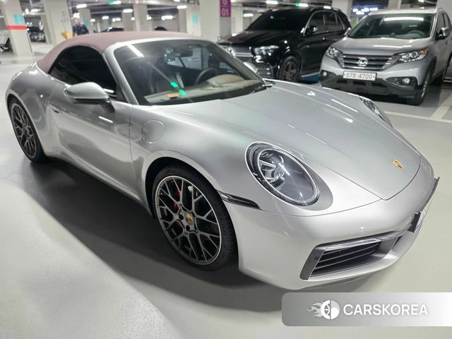 Porsche 911(992) 2021 Серебристо-серый из Кореи
