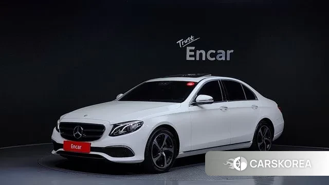 Mercedes-Benz E-Class W213 2019 Белый из Кореи
