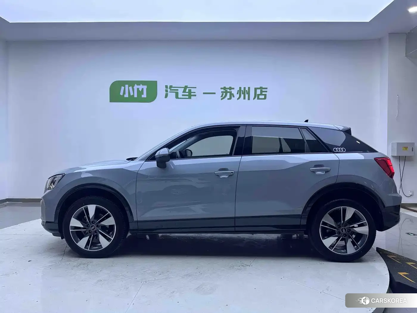 Audi Q2L 2022 Silver/gray из Китая