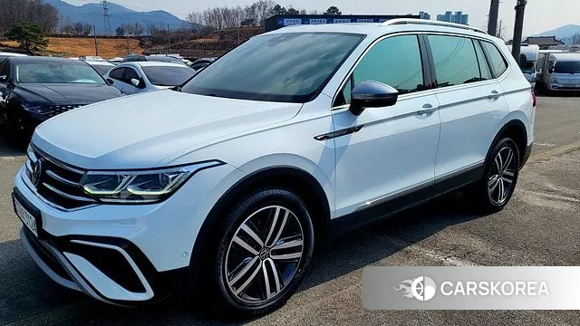 Volkswagen Tiguan Allspace 2022 Белый из Кореи