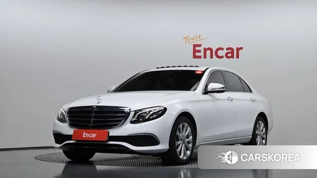 Mercedes-Benz E-Class W213 2018 Белый из Кореи