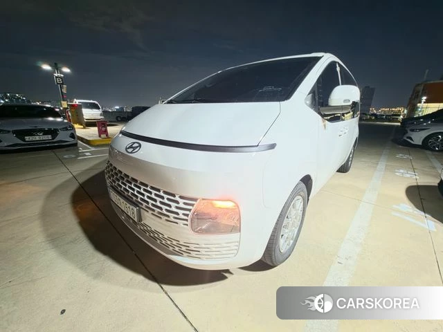 Hyundai Staria 2022 Белый из Кореи