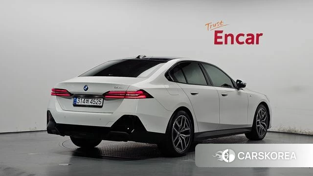 BMW 5 Series (G60) 2024 Белый из Кореи