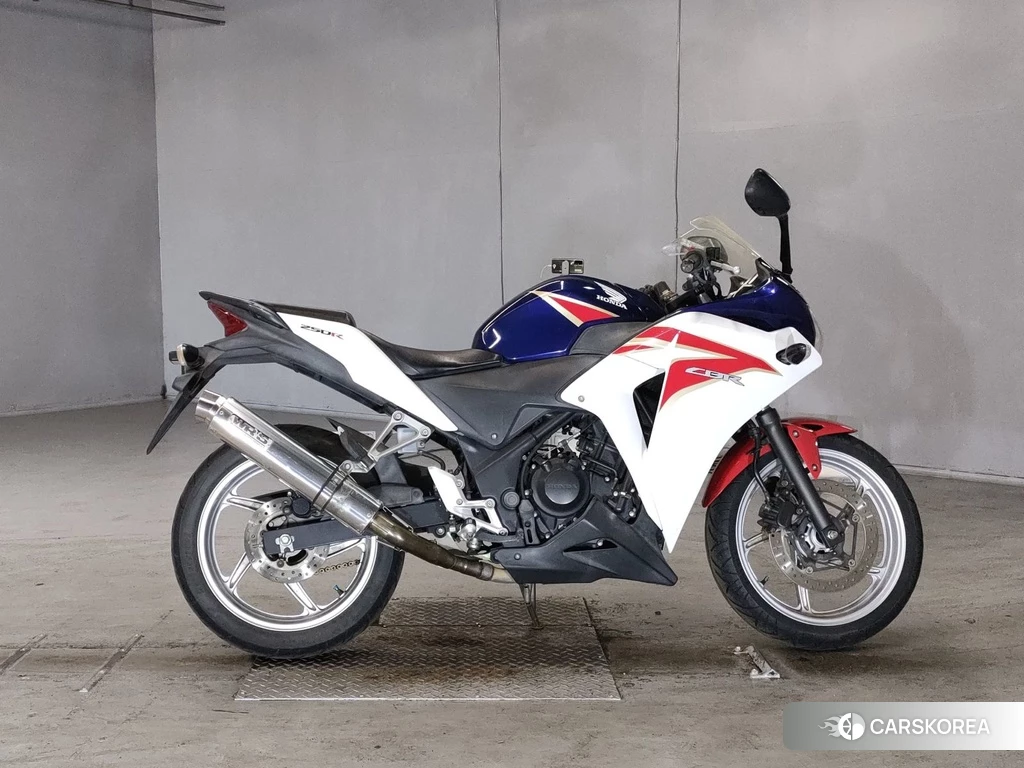 Проданный Honda CBR250R 2011 из Японии
