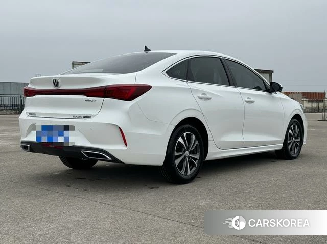 Chang'an Yidong 2022 Белый из Китая