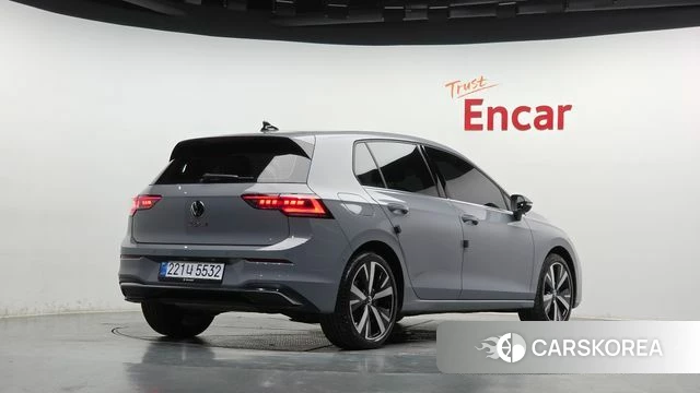 Volkswagen Golf 8th Generation 2025 Серебристо-серый из Кореи