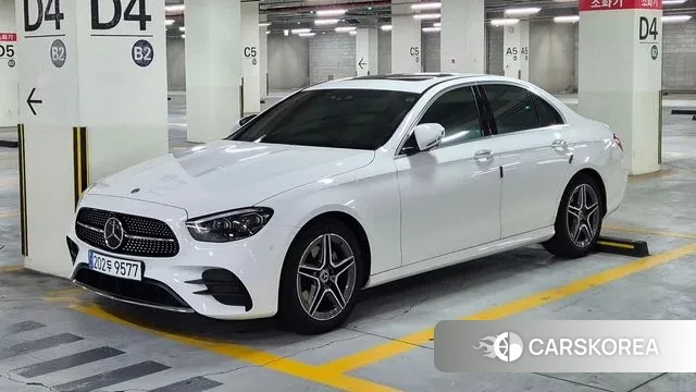 Mercedes-Benz E-Class W213 2023 Белый из Кореи