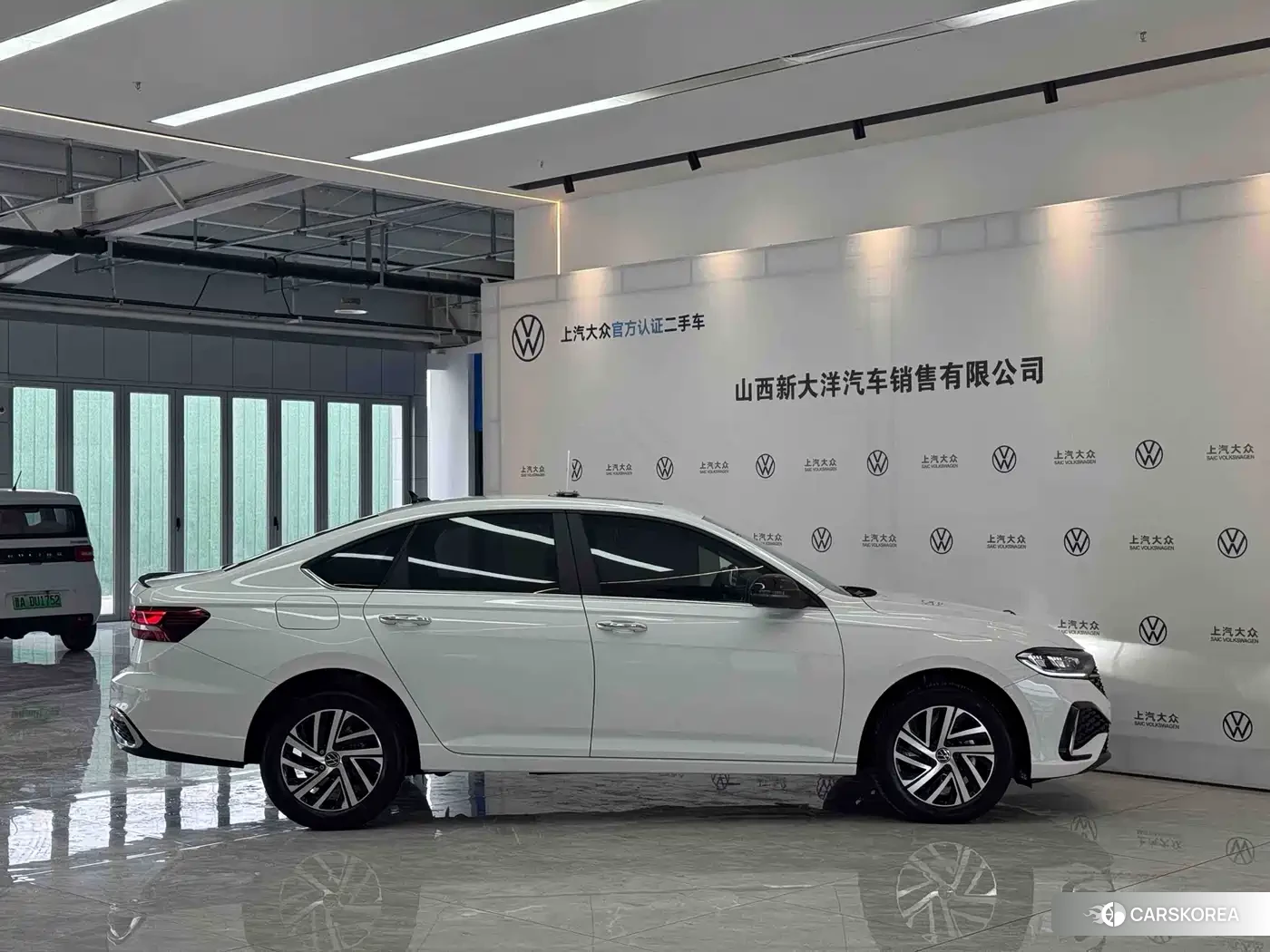 Volkswagen Lavida 2024 Белый из Китая