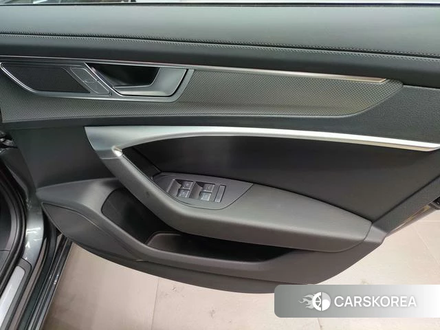 Audi A6L 2024 Темно-серый из Китая