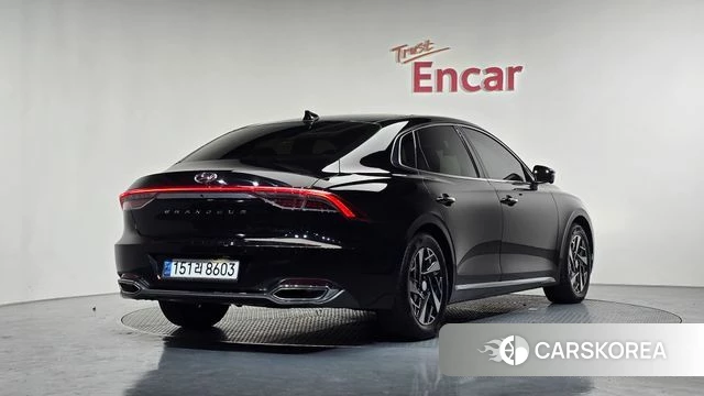 Hyundai The New Grandeur IG Hybrid 2021 Черный из Кореи