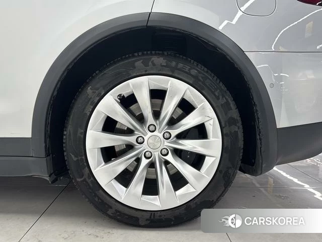 Tesla Model X 2018 Серебристо-серый из Китая
