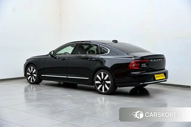 Volvo S90 PHEV 2024 Черный из Китая