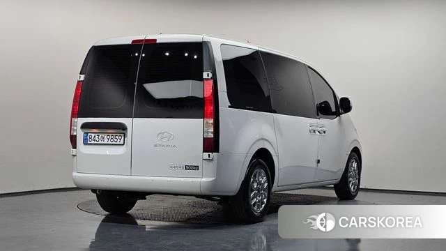 Hyundai Staria 2025 Белый из Кореи