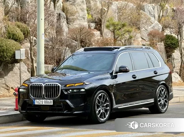 BMW X7 (G07) 2023 Черный из Кореи