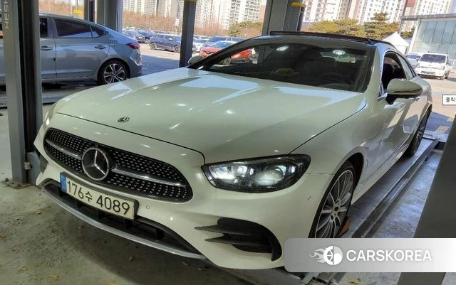 Mercedes-Benz E-Class W213 2022 Белый из Кореи