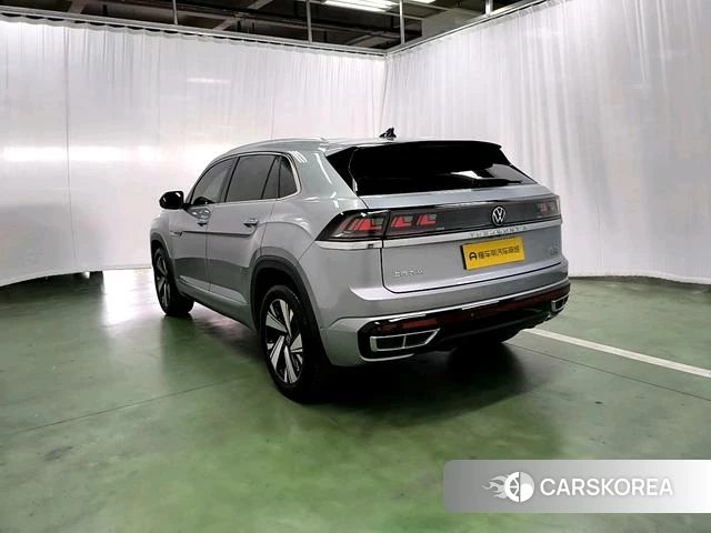 Volkswagen Tourang 2022 Серебристо-серый из Китая