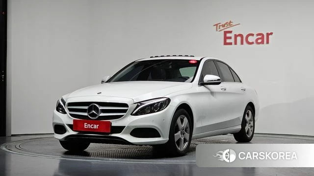Mercedes-Benz C-Class W205 2018 Белый из Кореи