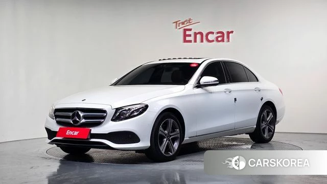 Mercedes-Benz E-Class W213 2019 Белый из Кореи