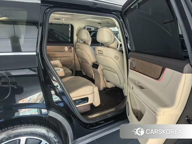 AITO Ask the world M9 2025 Черный из Китая