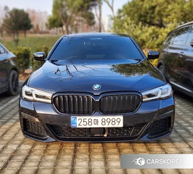 BMW 5 Series (G30) 2022 Черный из Кореи