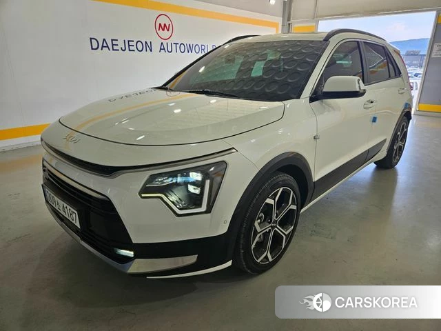 Kia Di Ol Nu Niro 2023 Белый из Кореи
