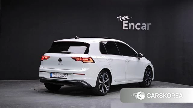 Volkswagen Golf 8th Generation 2025 Белый из Кореи