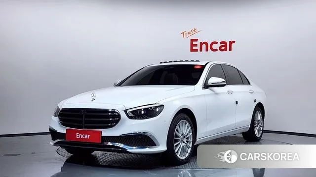 Mercedes-Benz E-Class W213 2023 Белый из Кореи