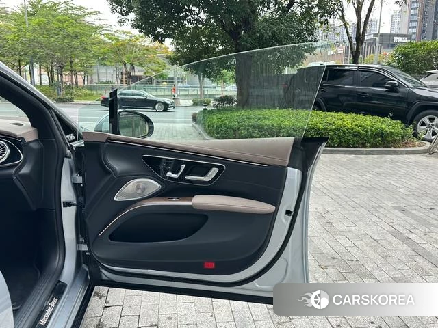Mercedes-Benz EQS 2024 Серебристо-серый из Китая