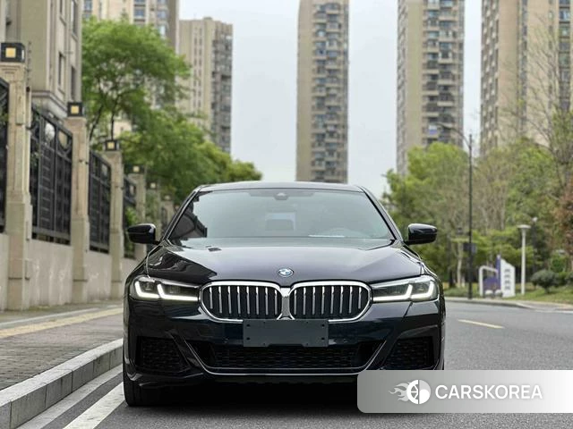 BMW 5 series 2023 Черный из Китая