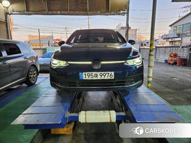 Volkswagen Golf 8th Generation 2022 Синий из Кореи