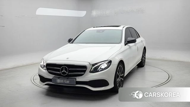 Mercedes-Benz E-Class W213 2020 Белый из Кореи