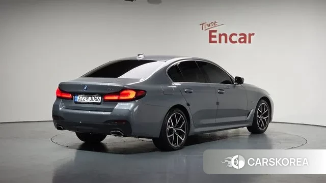 BMW 5 Series (G30) 2022 Серый из Кореи