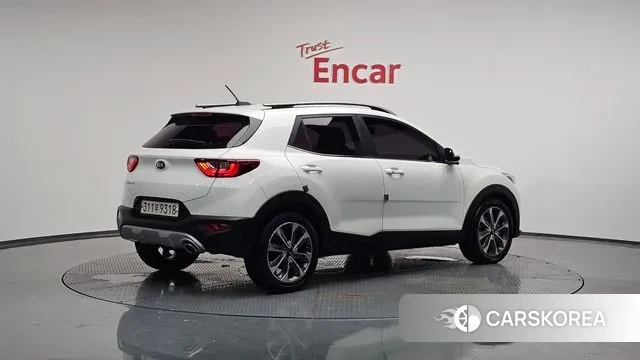Kia Stonic 2018 Белый из Кореи