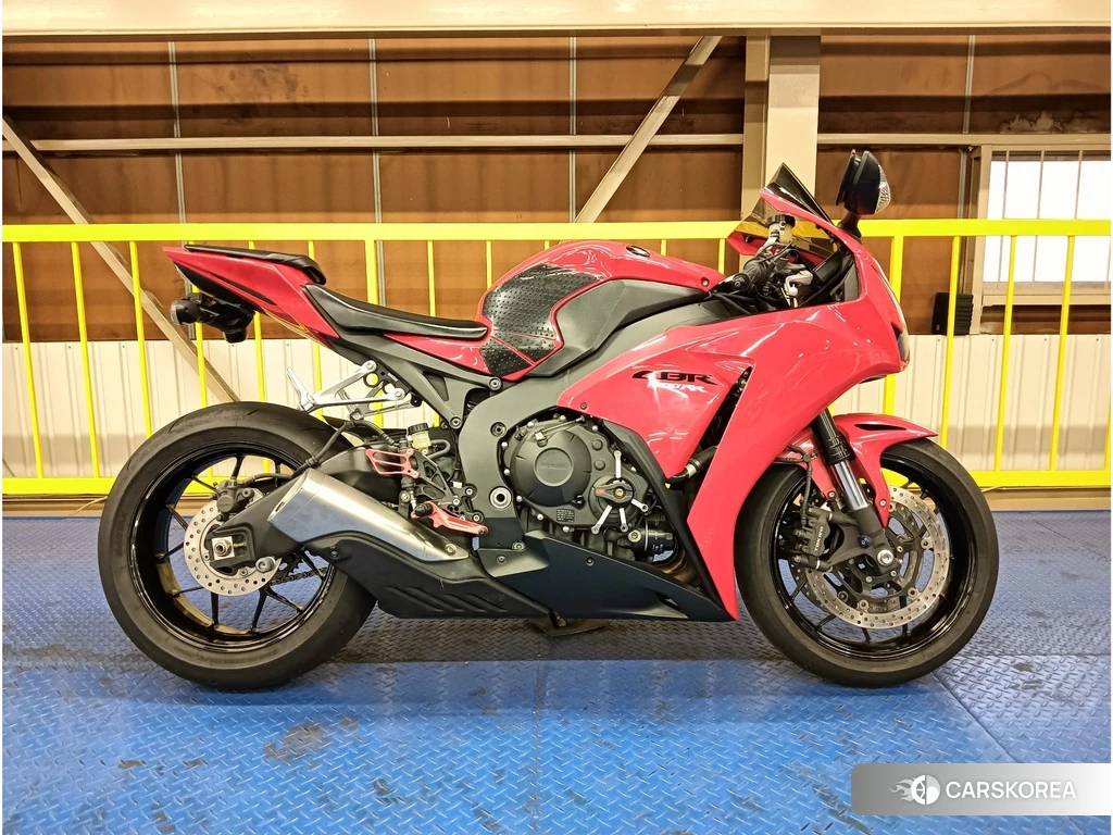 Проданный Honda CBR1000RR 2014 из Японии
