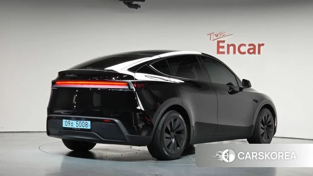 Tesla Model Y 2025 Черный из Кореи