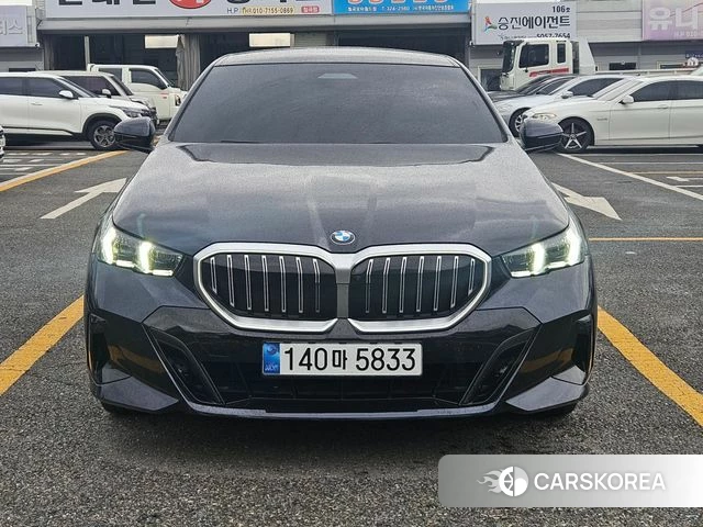 BMW 5 Series (G60) 2025 Черный из Кореи