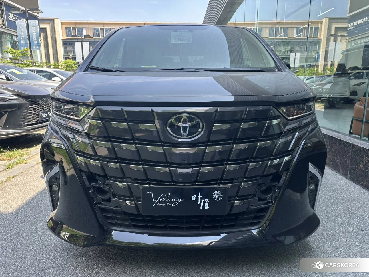Toyota Elfa 2026 Черный из Китая