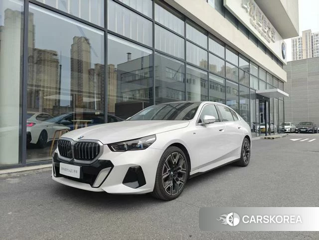 BMW 5 series 2025 Белый из Китая