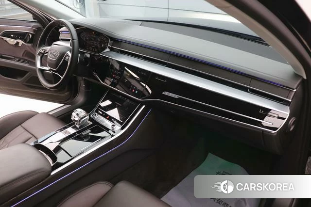 Audi A8 2023 Черный из Китая