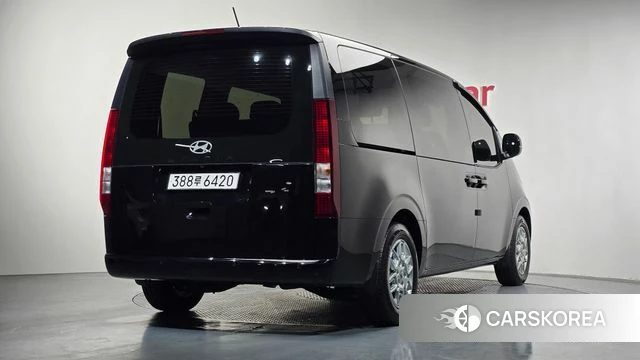 Hyundai Staria 2025 Черный из Кореи